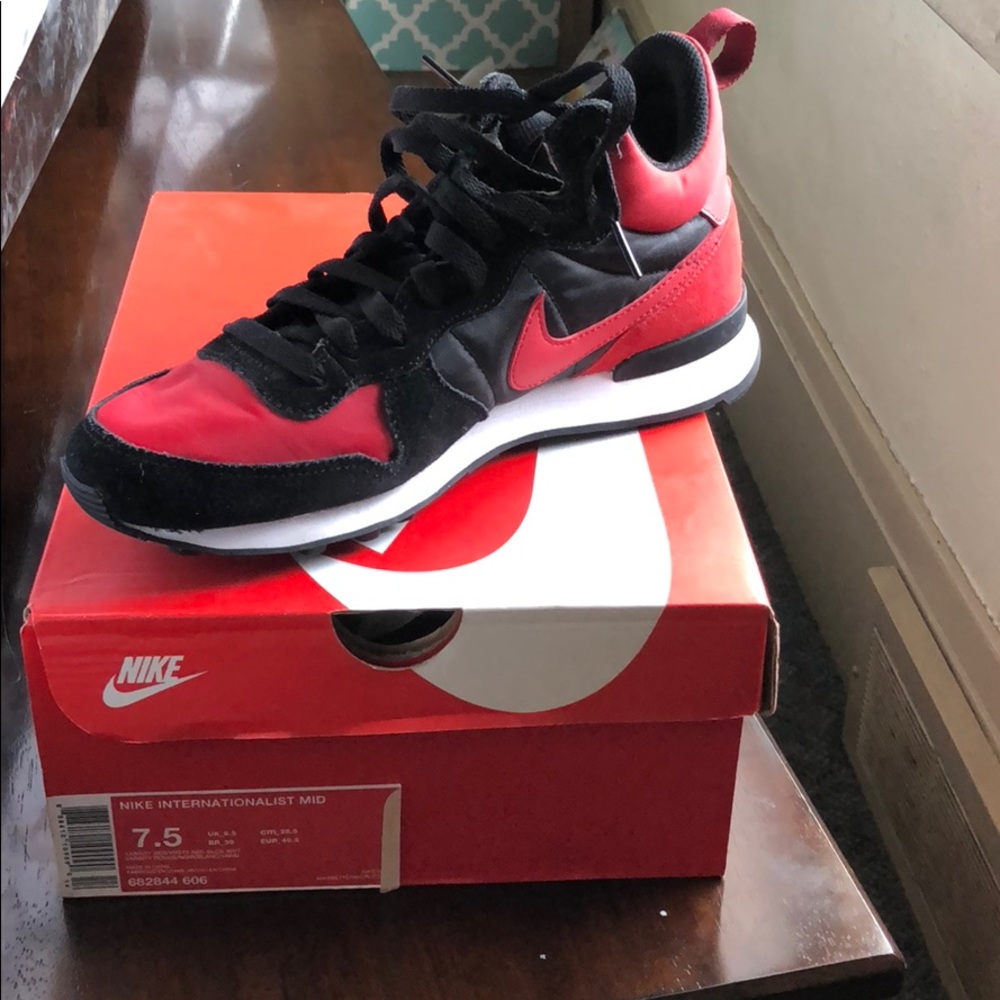 Nike Internationalist mid